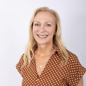 Bobbi Lunday Headshot 
