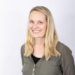 Jade Erickstad Headshot 