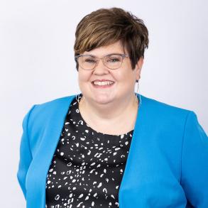 Erin Wood Headshot