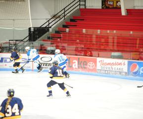 LRSC women's hockey heading into opponent territory